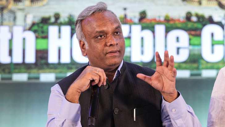 https://salarnews.in/public/uploads/images/newsimages/maannewsimage14102025_150629_Priyank Kharge.png